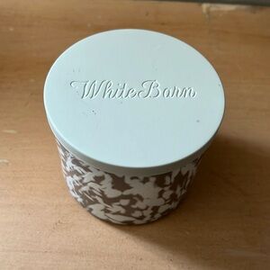 NWT-White Barn Candle